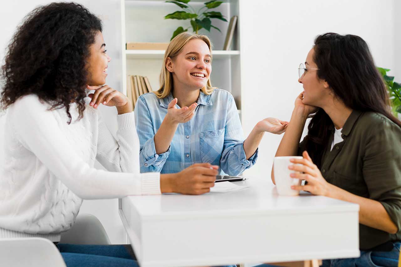 womens-office-collaboration